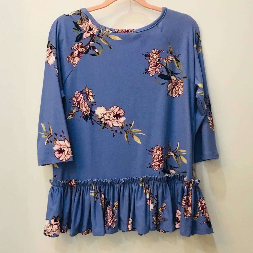 Boutique floral blouse size small - Picture 7 of 8
